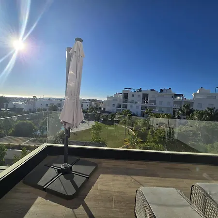 2 Bedroom Bali With Sea Views Lägenhet *