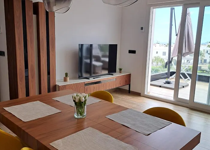 2 Bedroom Bali With Sea Views * Torrevieja