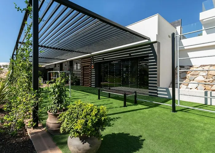 Apartment 2 Bedroom Bali With Sea Views *